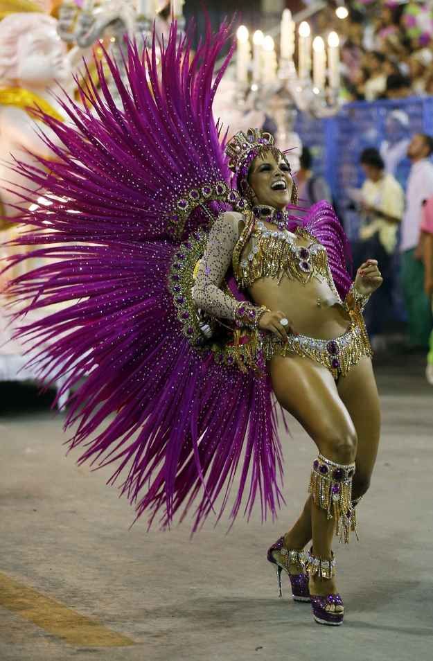 Enfrente Samba Brasilia Mulher